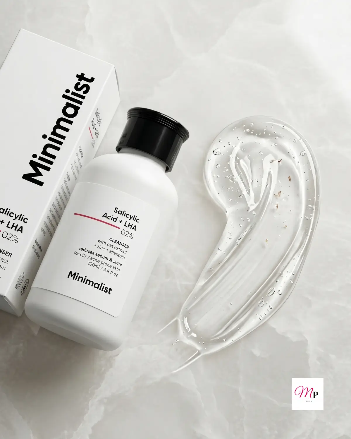 Clear gel texture swatch with bubbles showing watery consistency of Minimalist BHA cleanser, salicylic acid face wash oily skin india